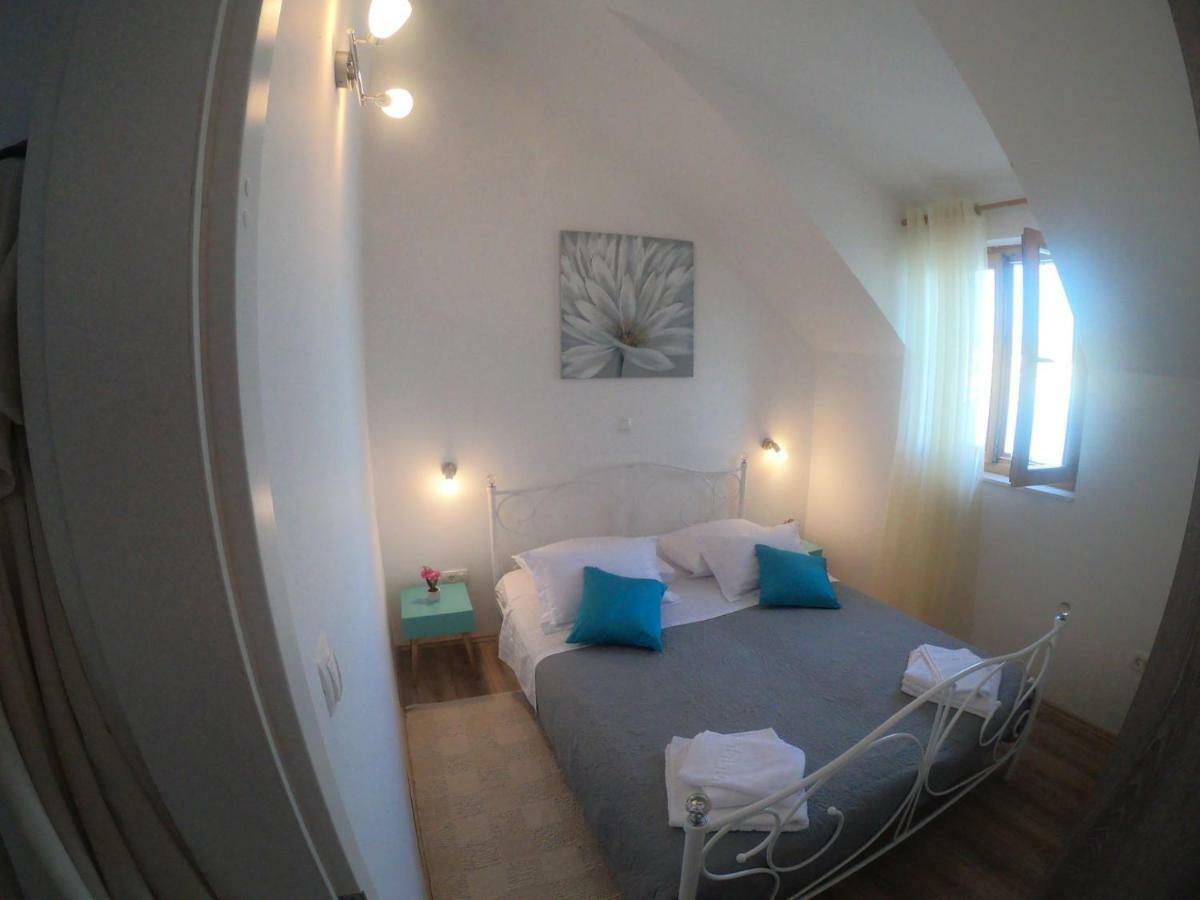 Apartment Vesna Primošten Екстериор снимка