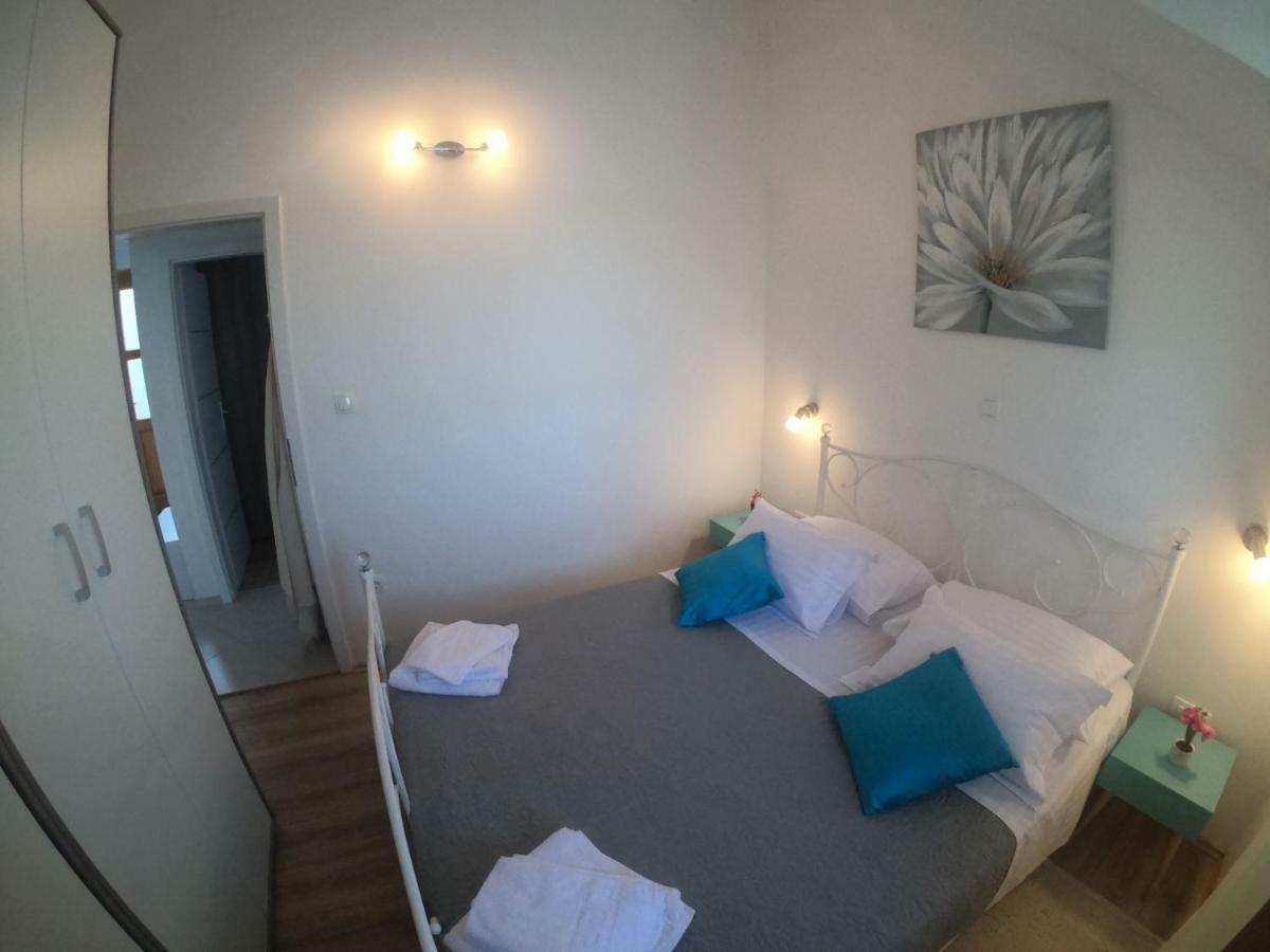 Apartment Vesna Primošten Екстериор снимка